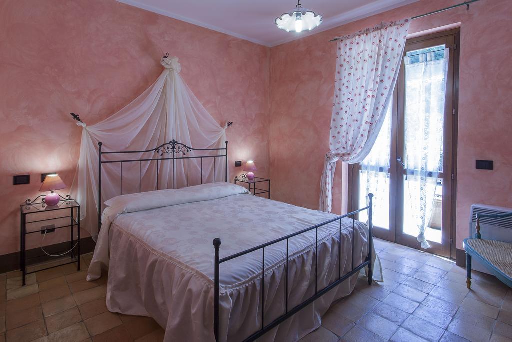Agriturismo La Gismonda Брачано Стая снимка